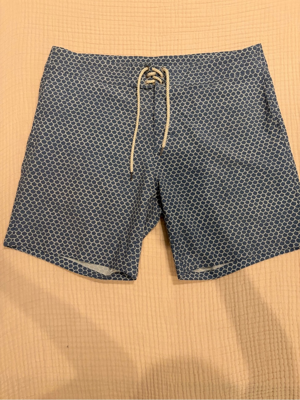 Faherty Fish Scale Batik Classic Board Shorts 7" Men's 34 Blue